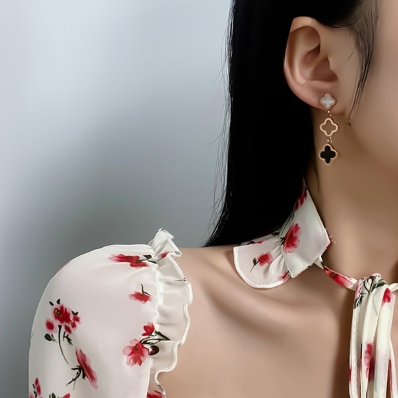 Beautiful elegant Earrings - Picture 3 of 6